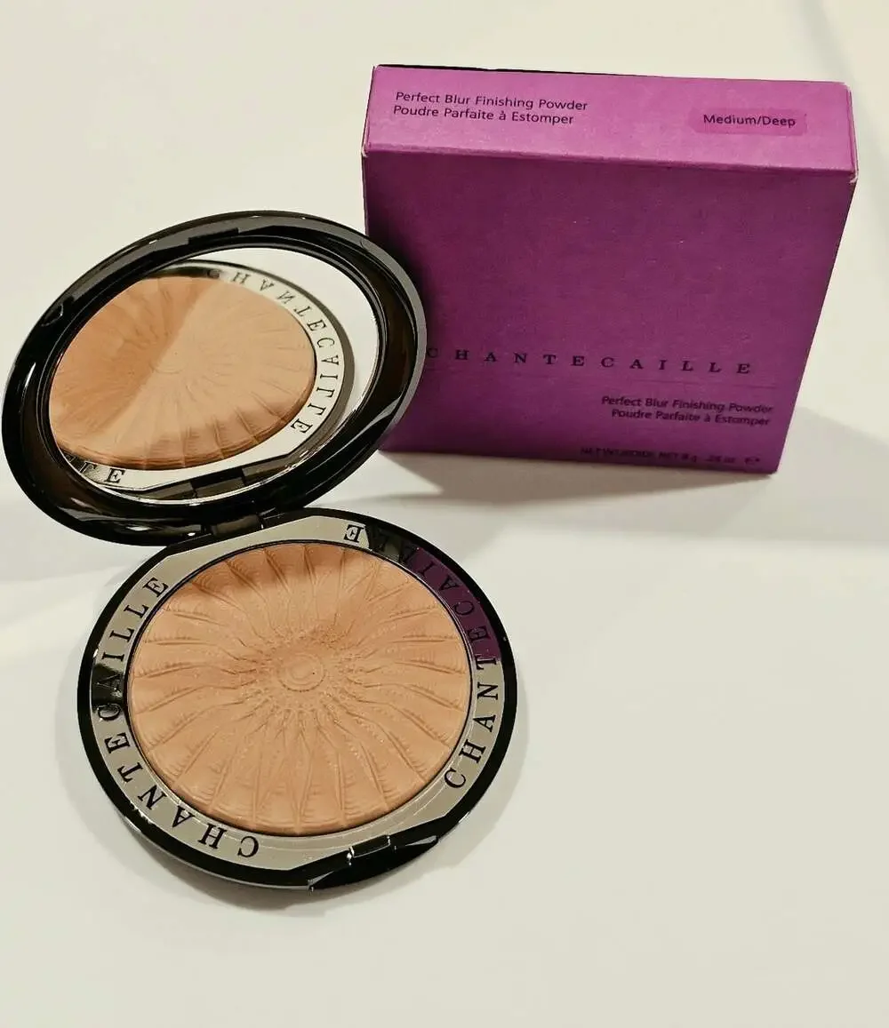 Chantecaille Perfect Blur Finishing Powder Medium Deep